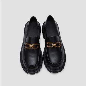 NWT! Black Loafers with Gold Chain (Lattelier)